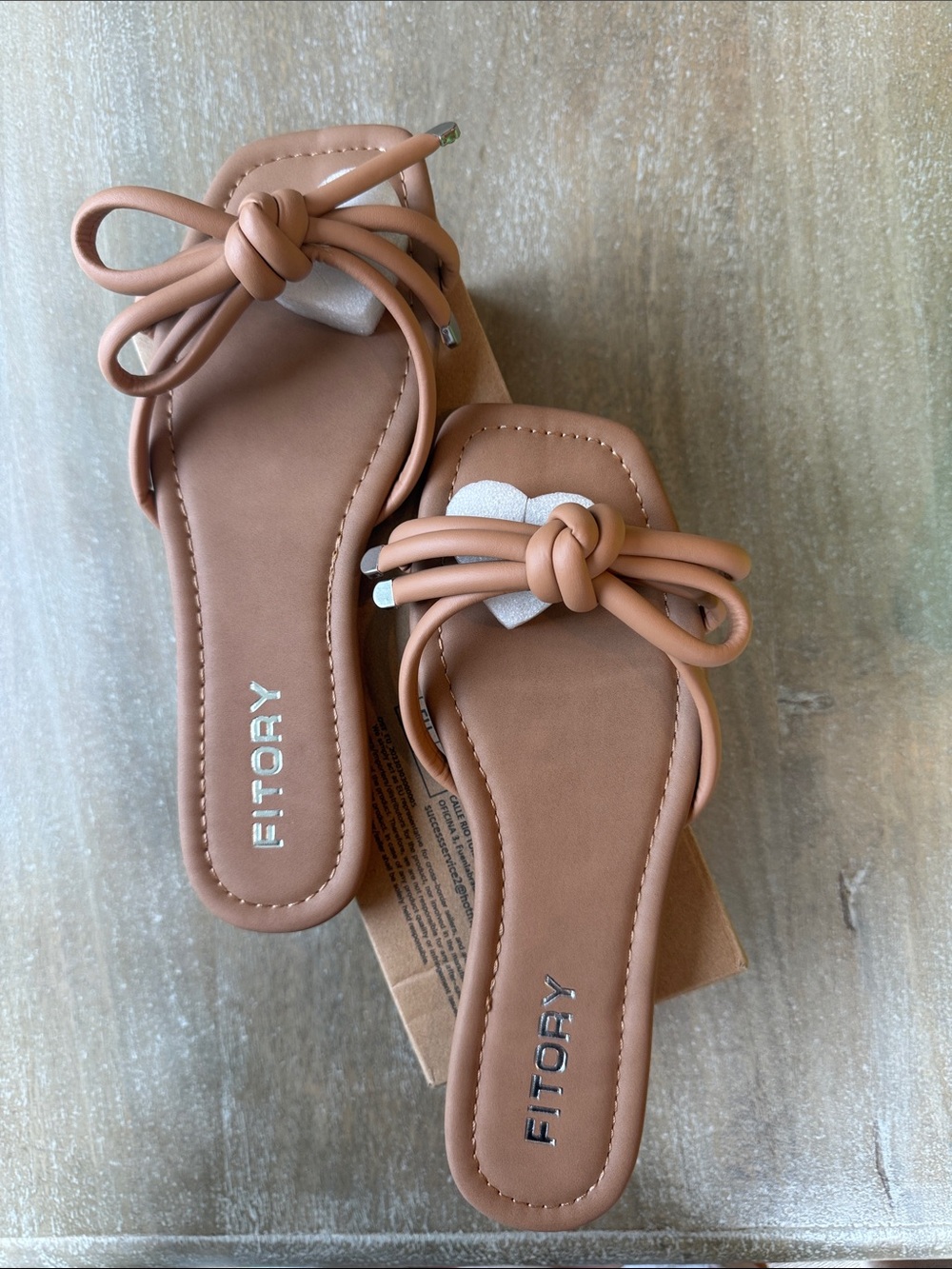 Fitory Camel Knot-Detail Thong Sandals